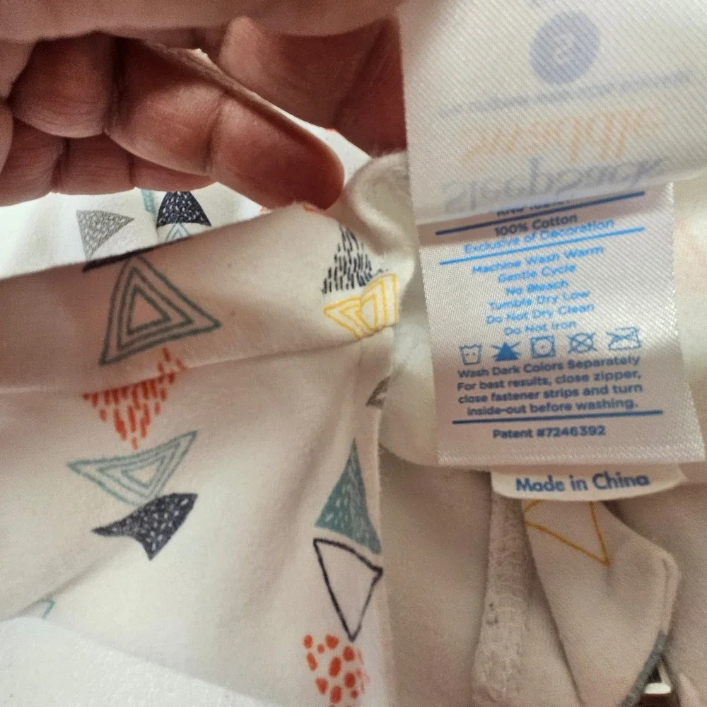 HALO SleepSack Swaddle Kids Small White Triangle Geometric‎ Wearable Blanket